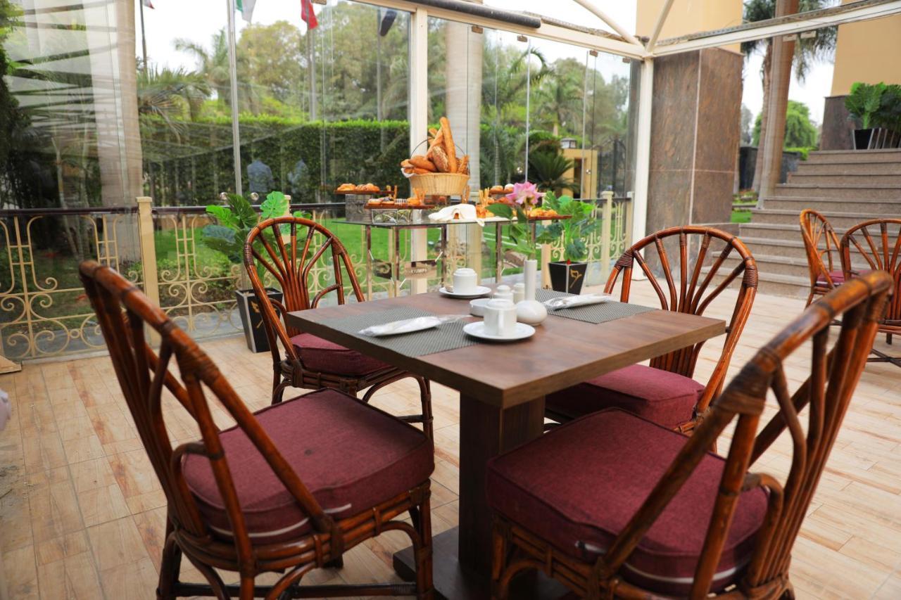 Triumph Plaza Hotel Kairo Exterior foto